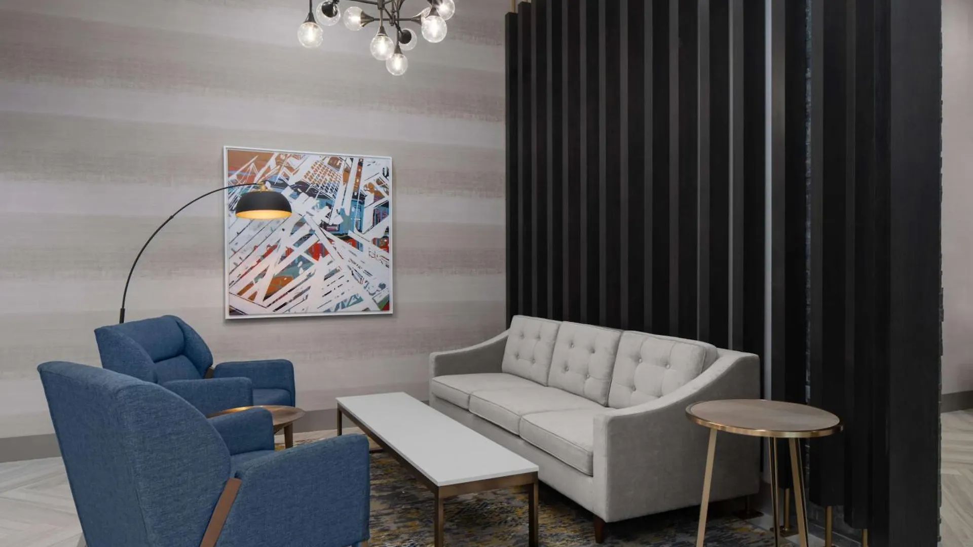 8 Family-Friendly Hotels in Downtown Charlotte Worth Booking