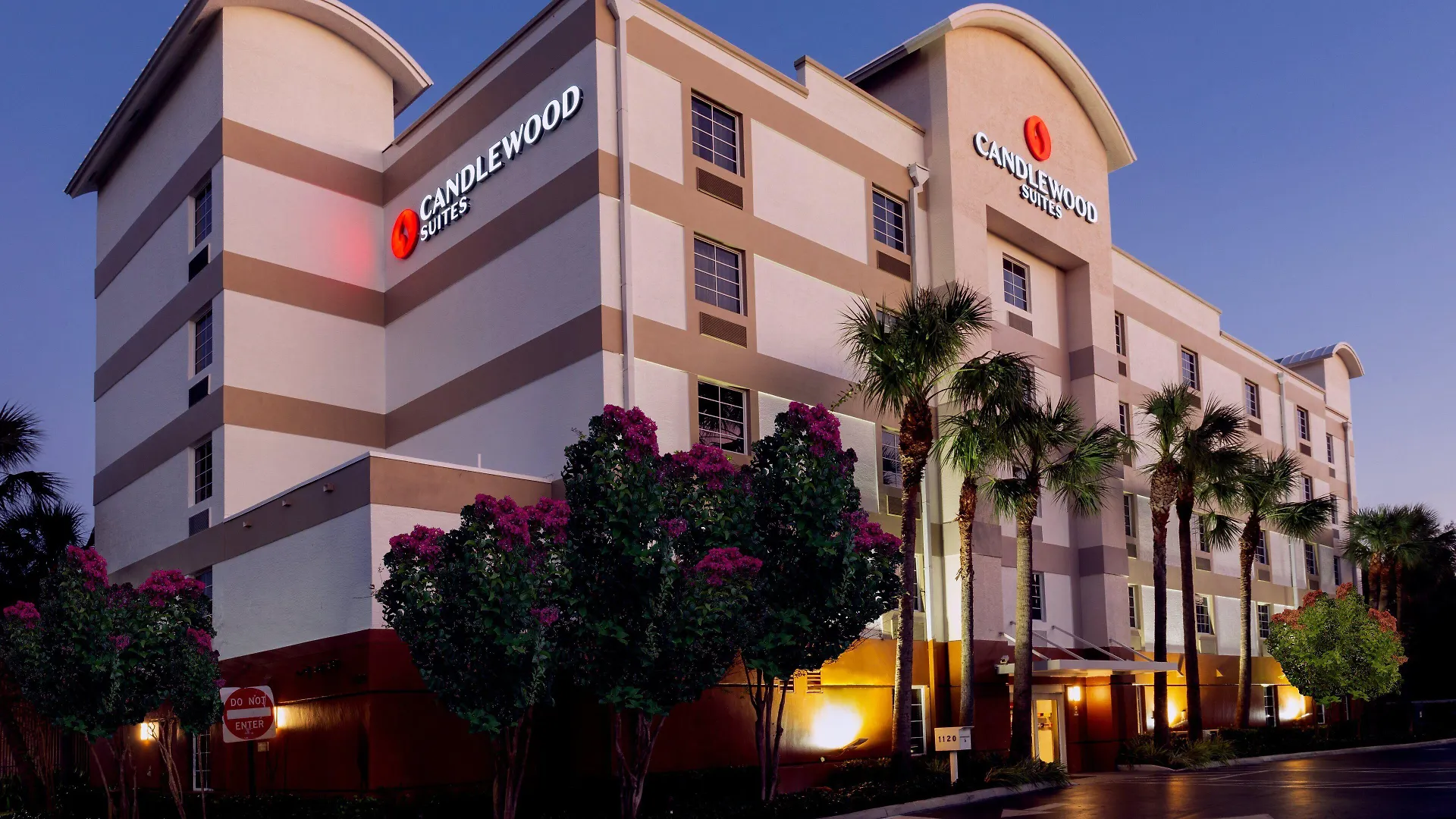 15 Smart Airport Hotels Near Delevoe Park Worth Booking