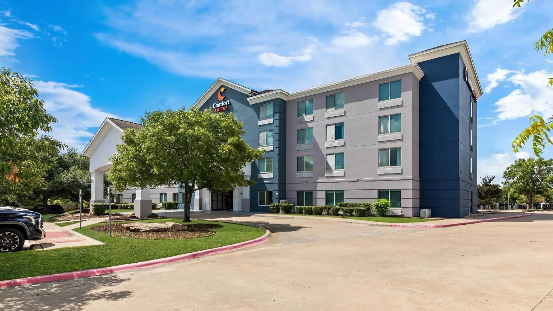 Where to Stay Near Govalle Playground: 15 Best Budget Hotels