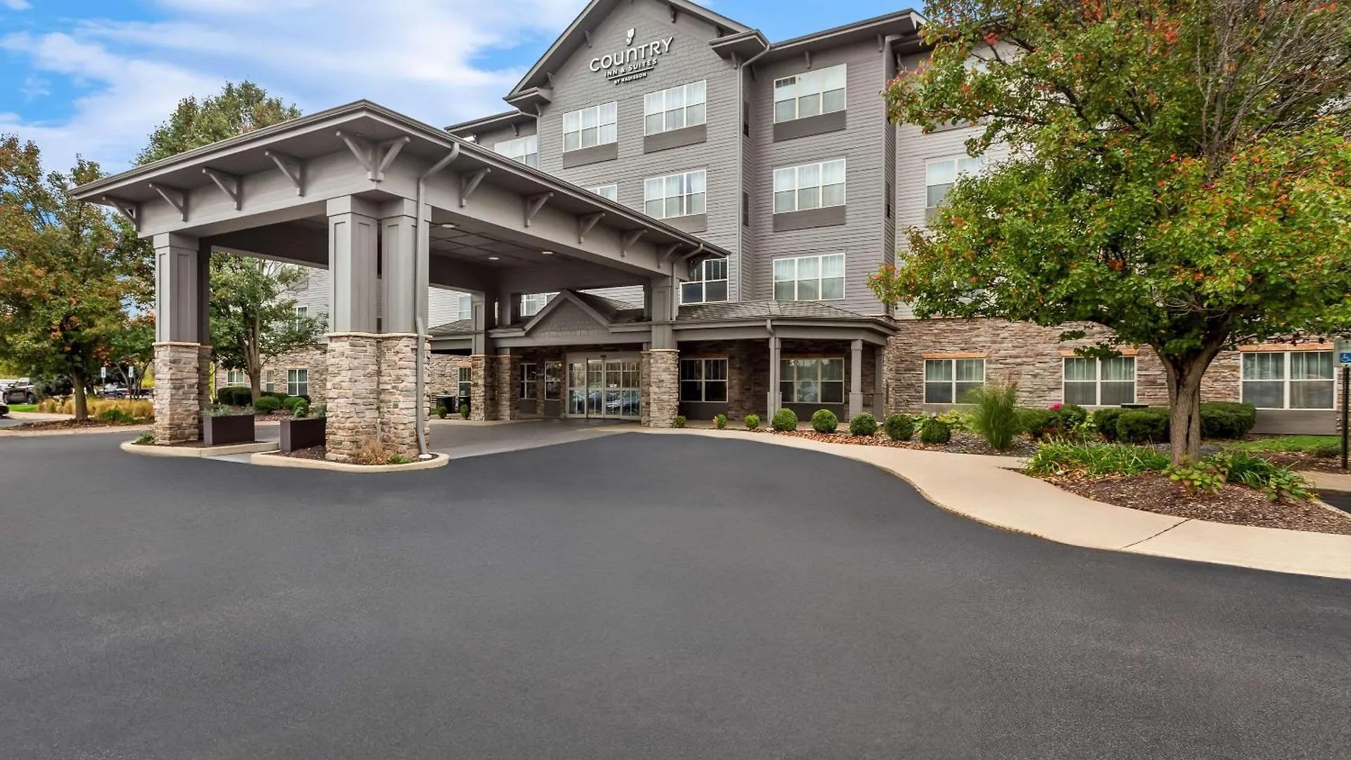 9 Smart Family-Friendly Hotels in Chicago Metro Worth Booking