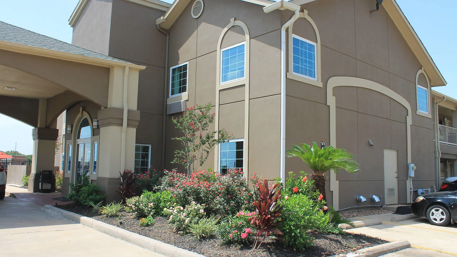 7 Airport Hotels Near Christus St Mary Hospital Worth Booking