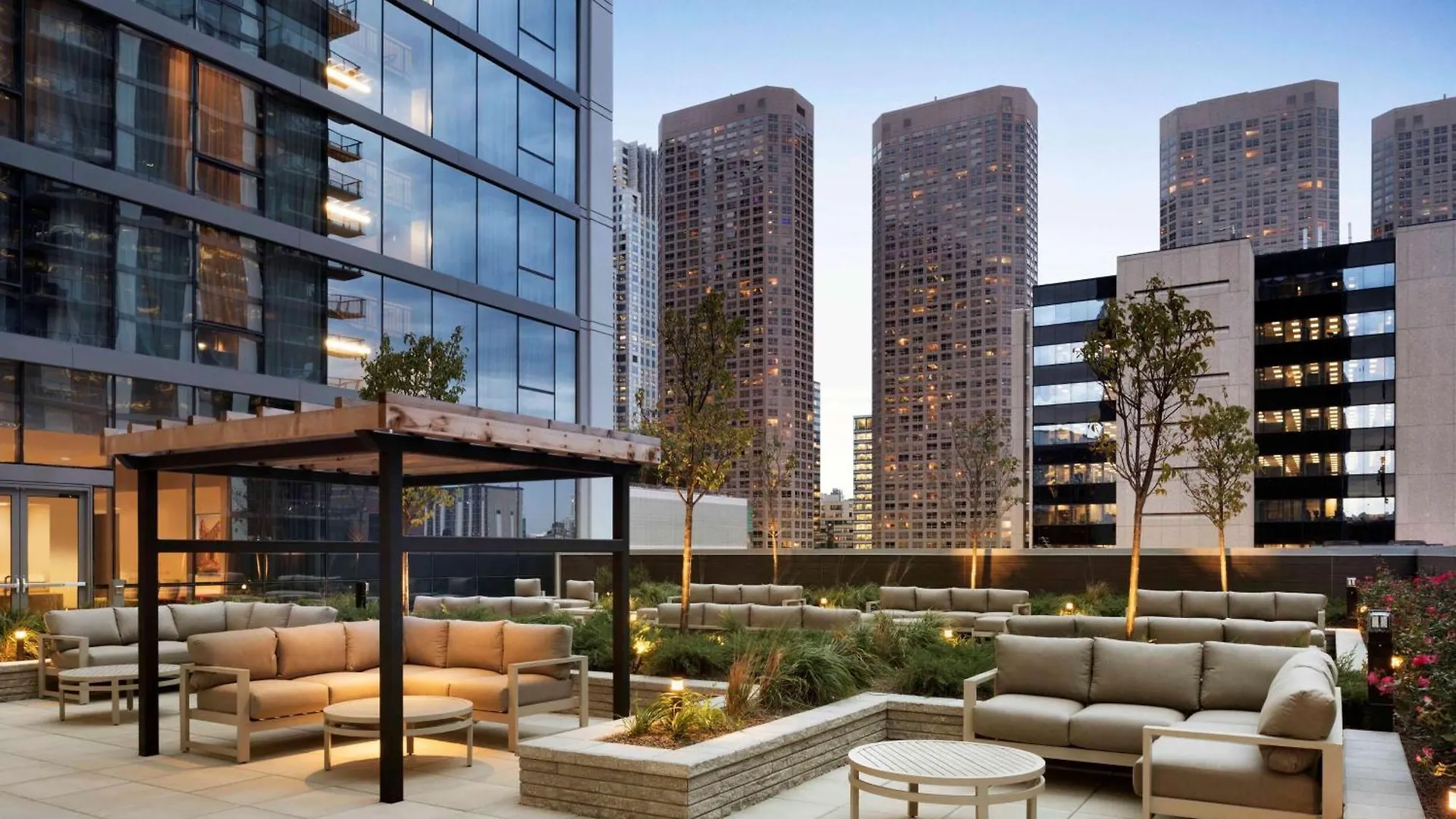 4 Family Hotels in West Loop Chicago That Deliver