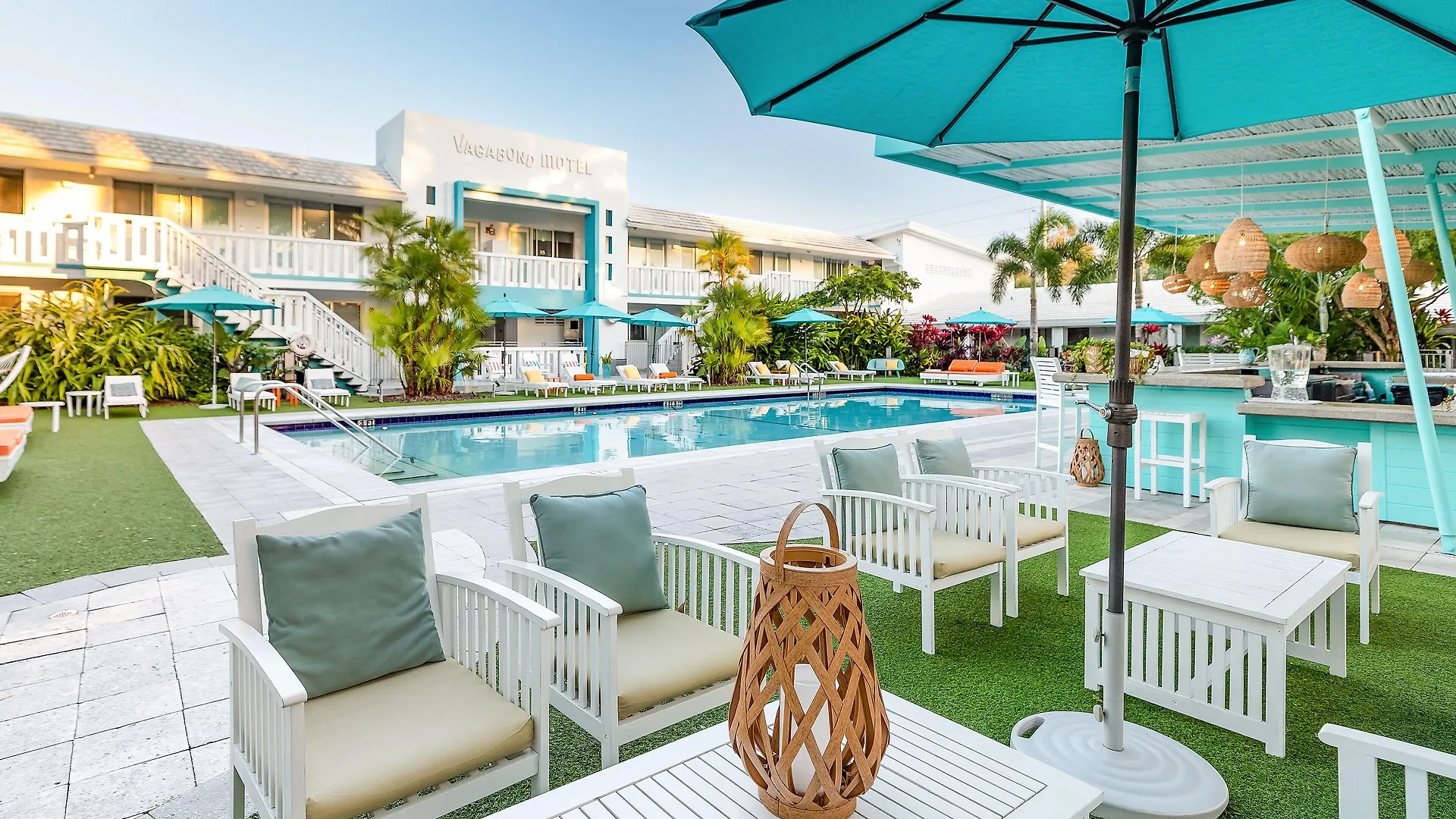 5 Smart Design Hotels Near Roberto Clemente Park Worth Booking