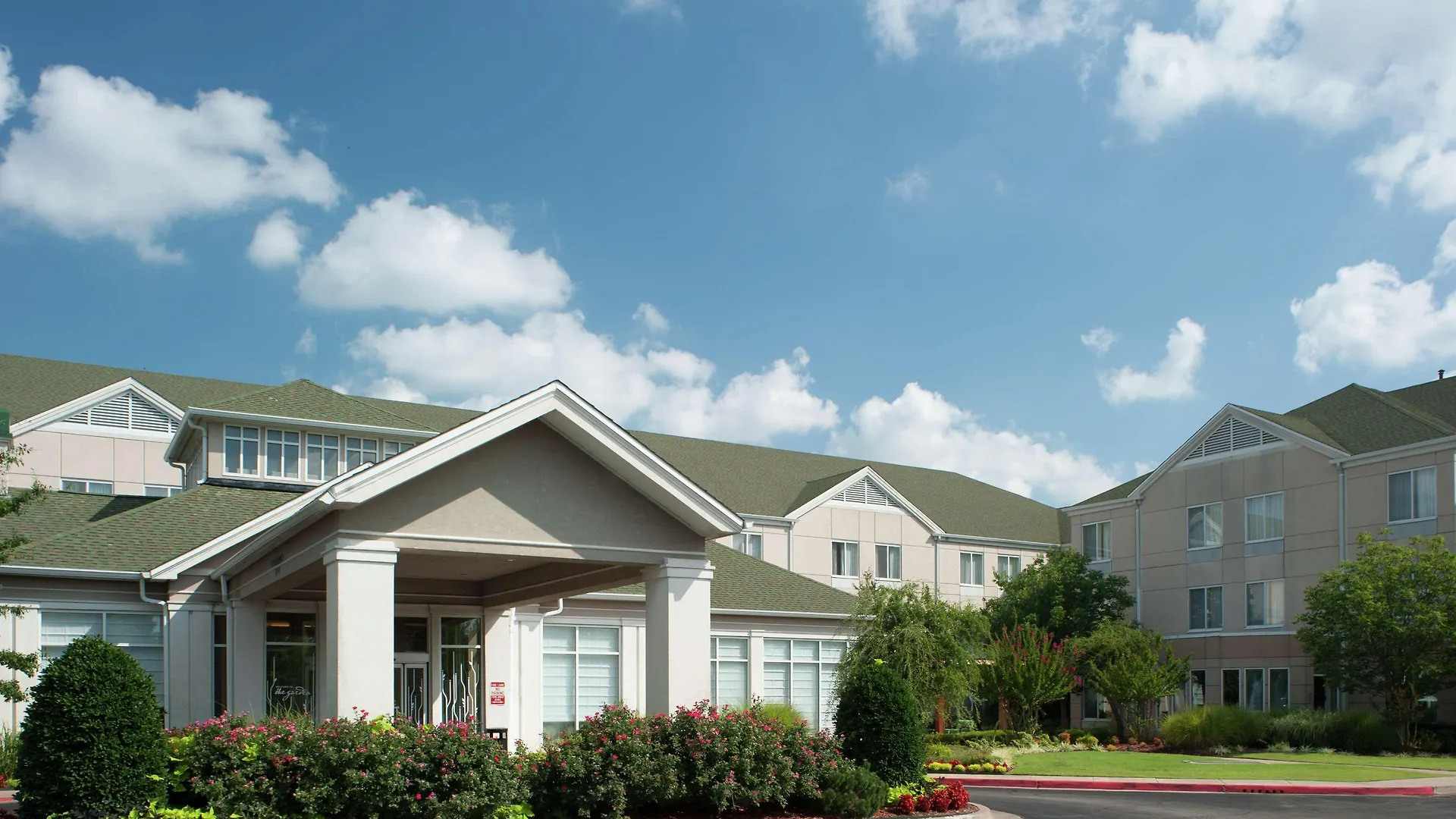 5 Design Hotels Near Safari Joe's H2O Water Park Worth Booking