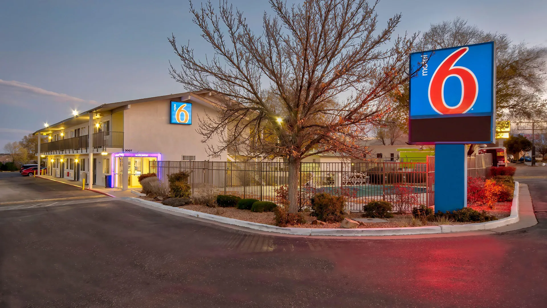 10 Budget Hotels Close to El Museo Cultural de Santa Fe