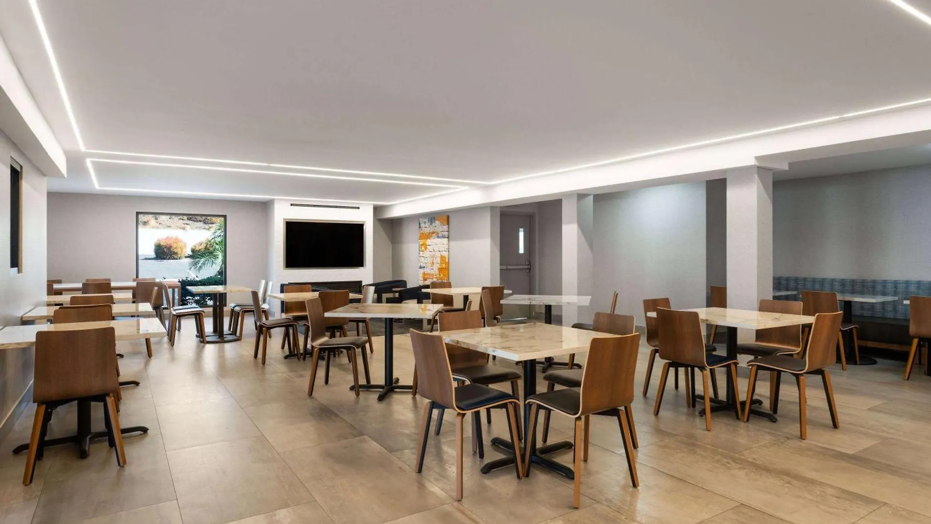 7 Smart Business Hotels Near Hourglass Field Worth Booking