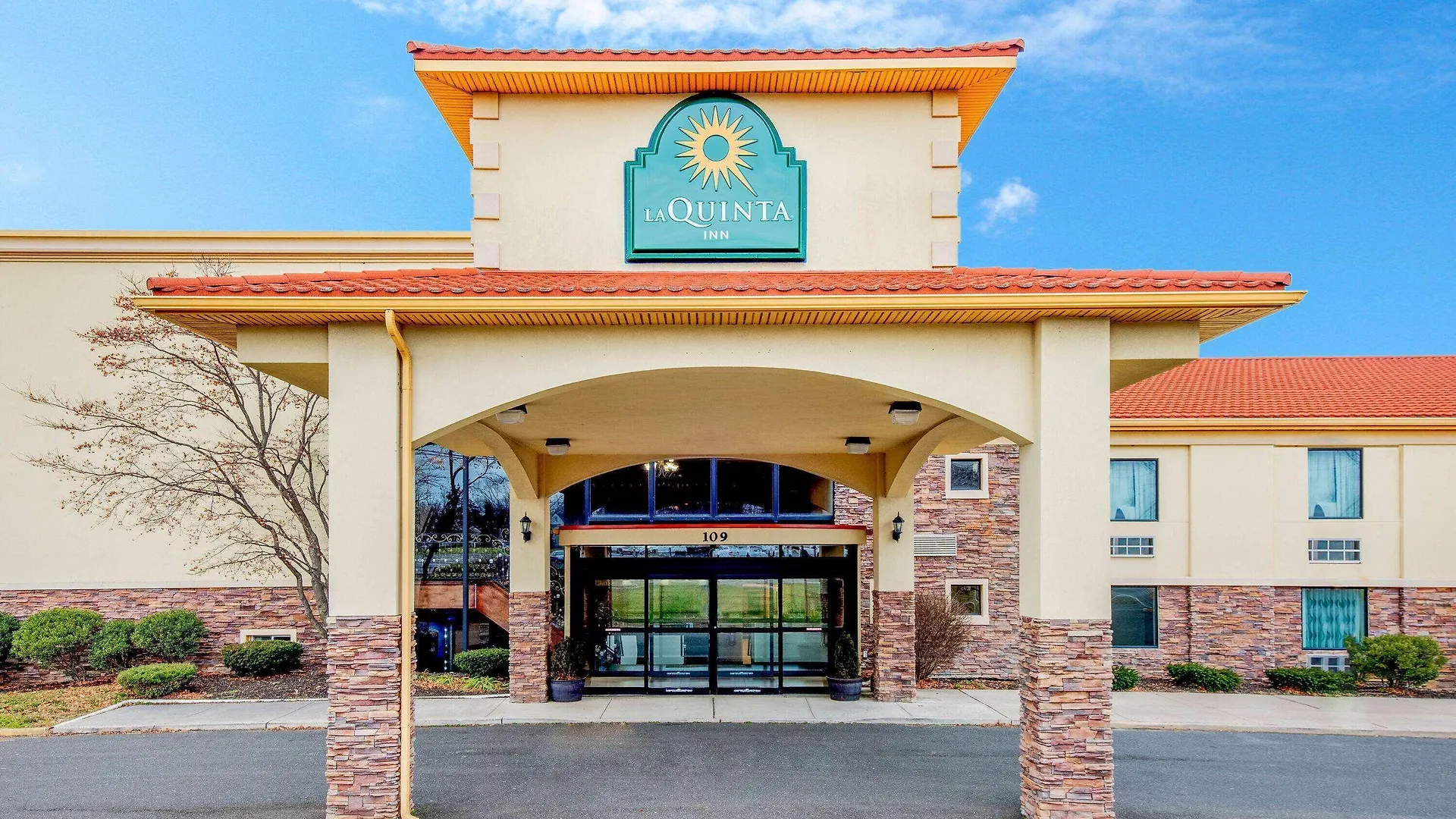 4 Beach Hotels Near Weltz Park Worth Booking Now