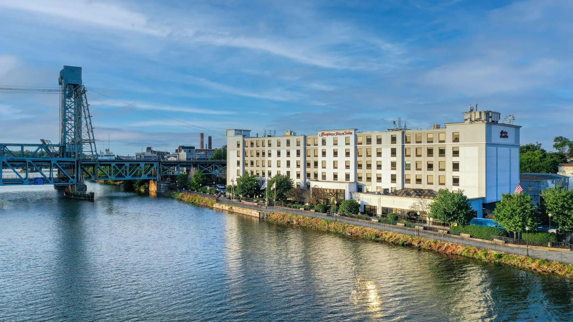 Where to Stay Near Harrison Recreation Dept: 4 Airport Hotels