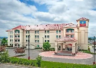 4 Smart Design Hotels Near Rocky Mountain College Worth Booking