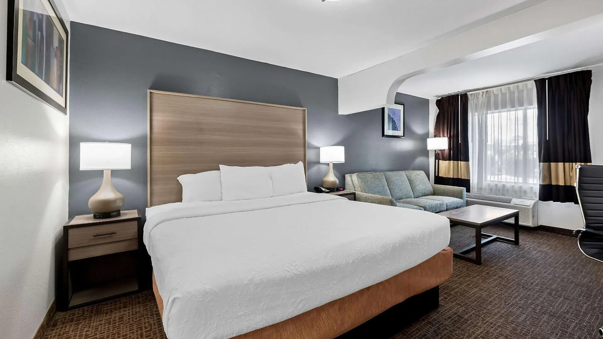 4 Smart 3-Star Hotels Near Crown Center Worth Booking