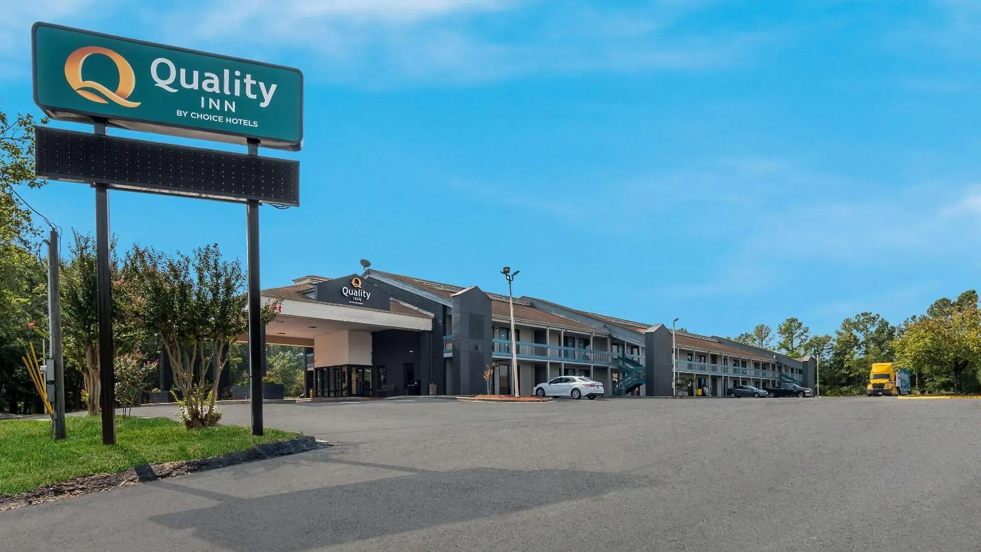 8 Top-Rated 3-Star Hotels in South Carolina