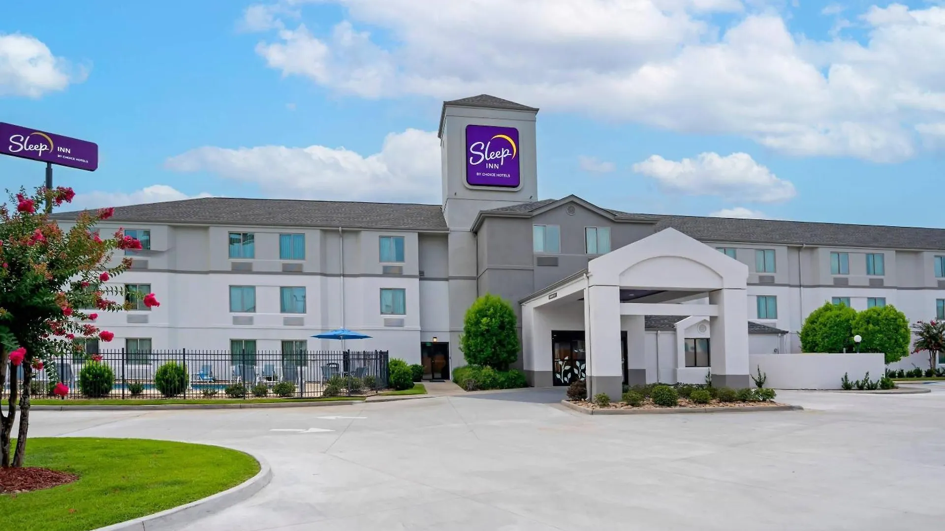5 Business Hotels Near Choctaw Village for Work Stays