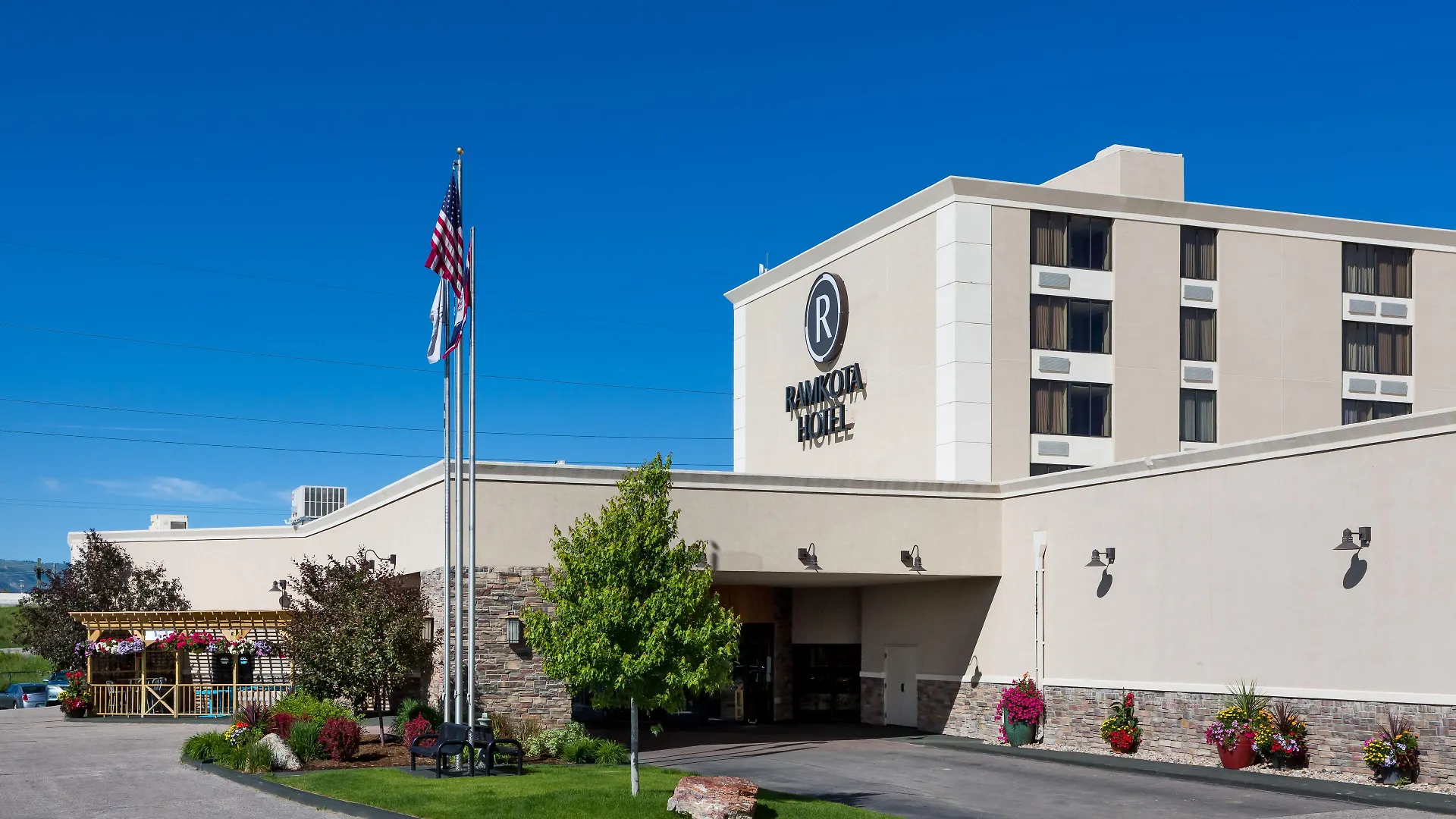 Staying Near Casper Events Center: 4 Family Hotels Compared