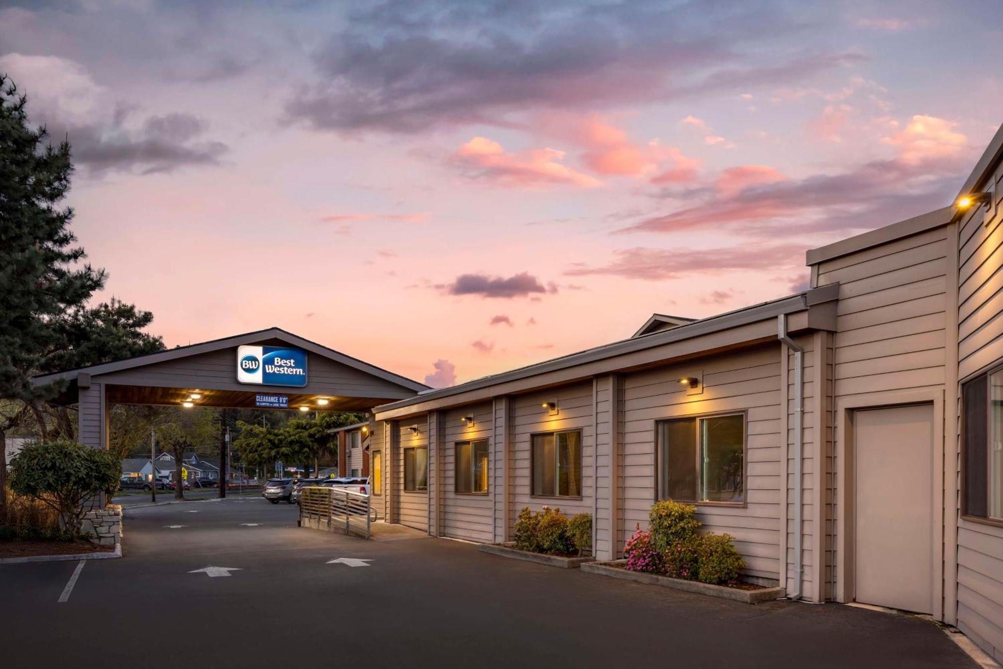 Staying in the Pacific Northwest: 15 Best Western Hotels Compared