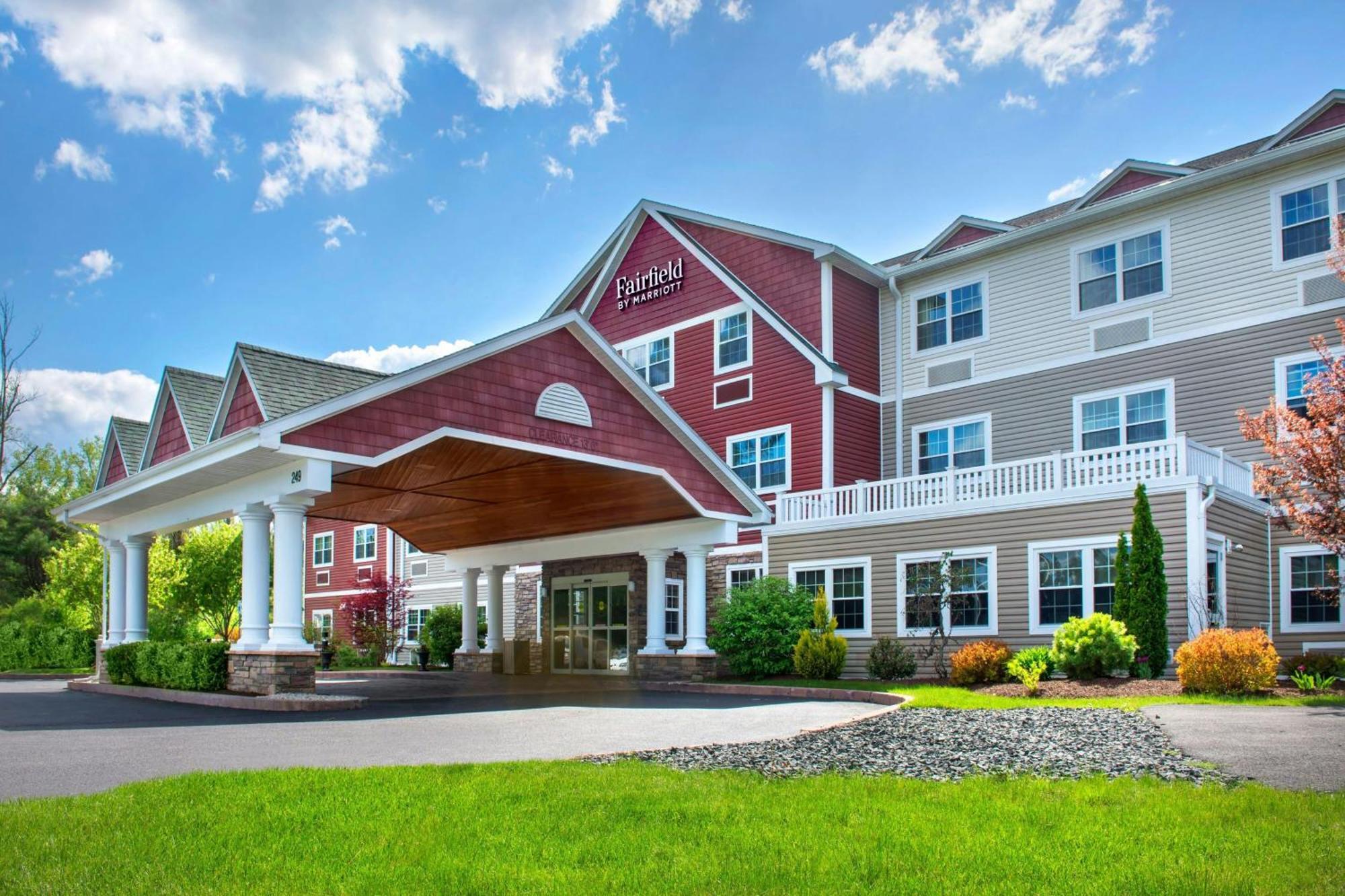 15 Smart Family-Friendly Hotels in New England Worth Booking