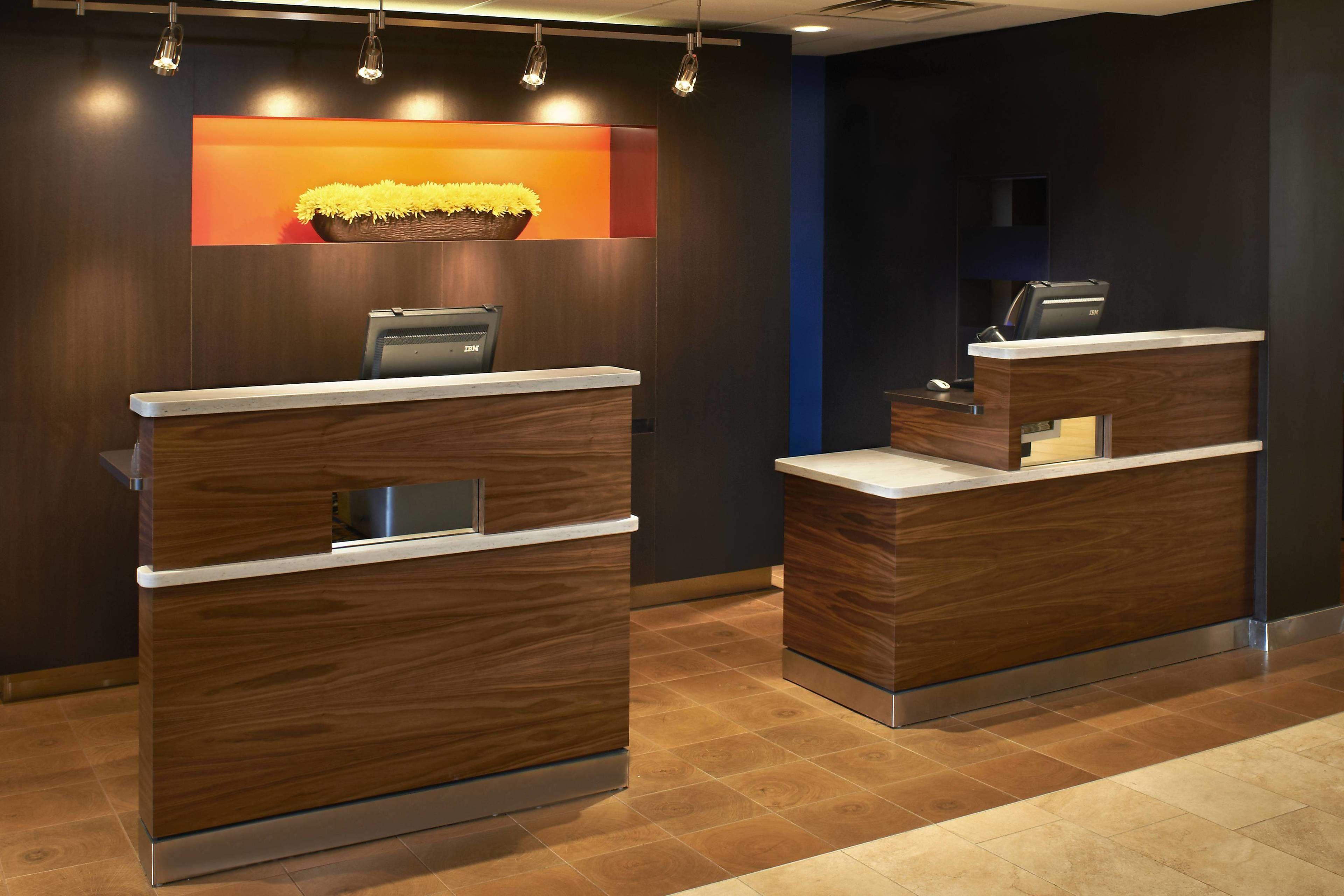 Where to Stay Near Sawyer Point Park: 5 Airport Hotels Reviewed