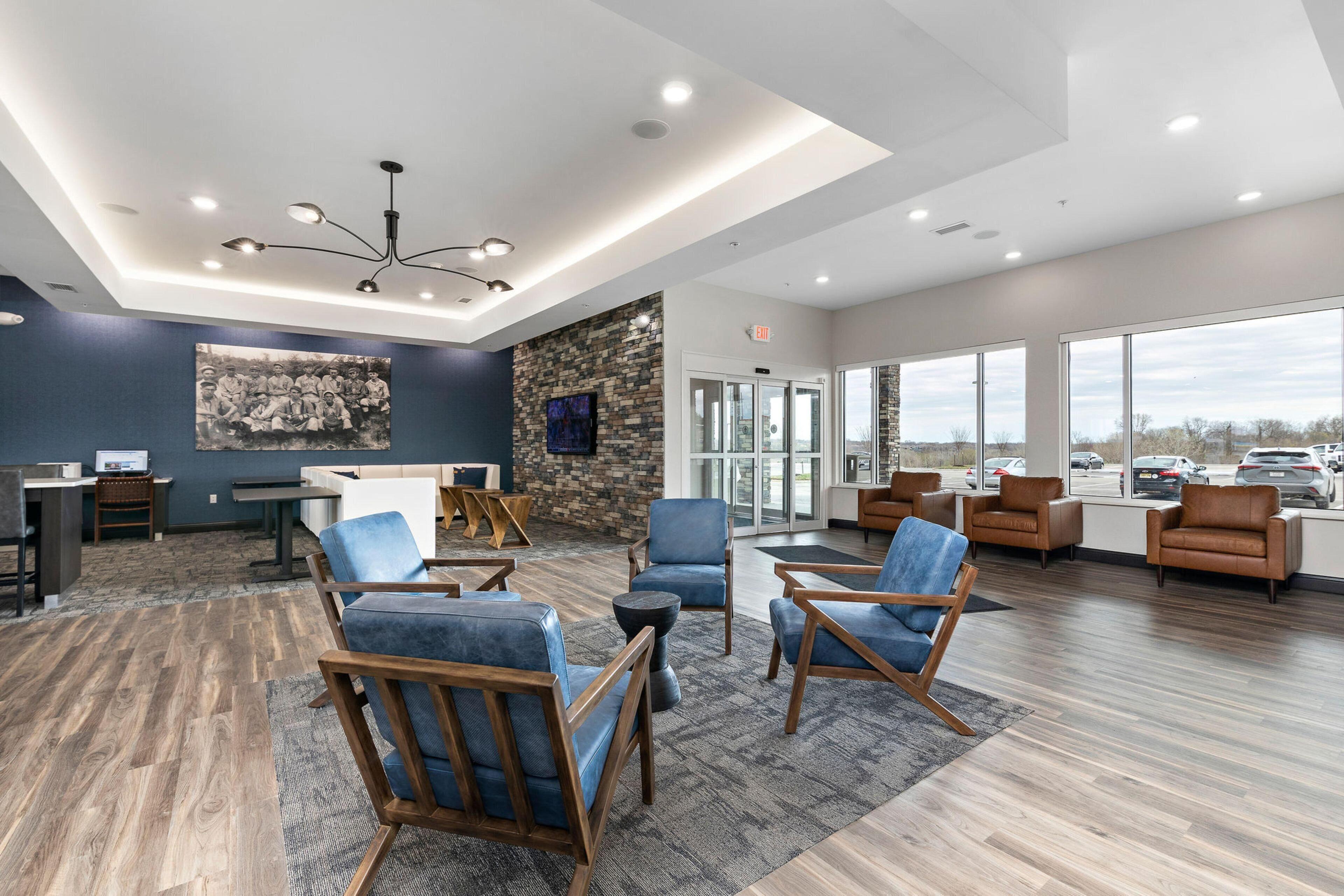 8 Business Hotels Close to Park Hill Education Ctr, KC