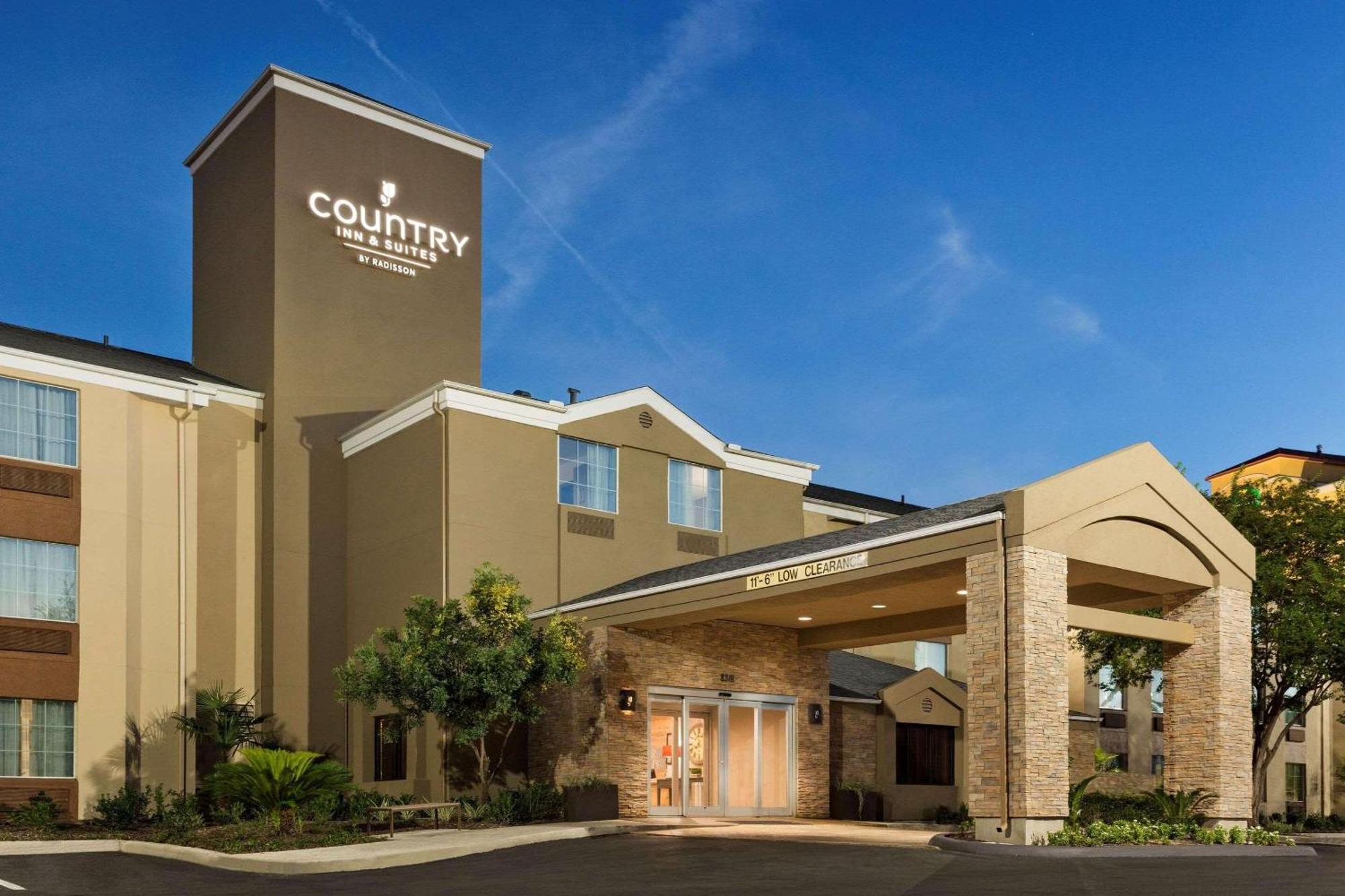 9 Business Hotels Close to Brother Cletus Art Gallery, San Antonio