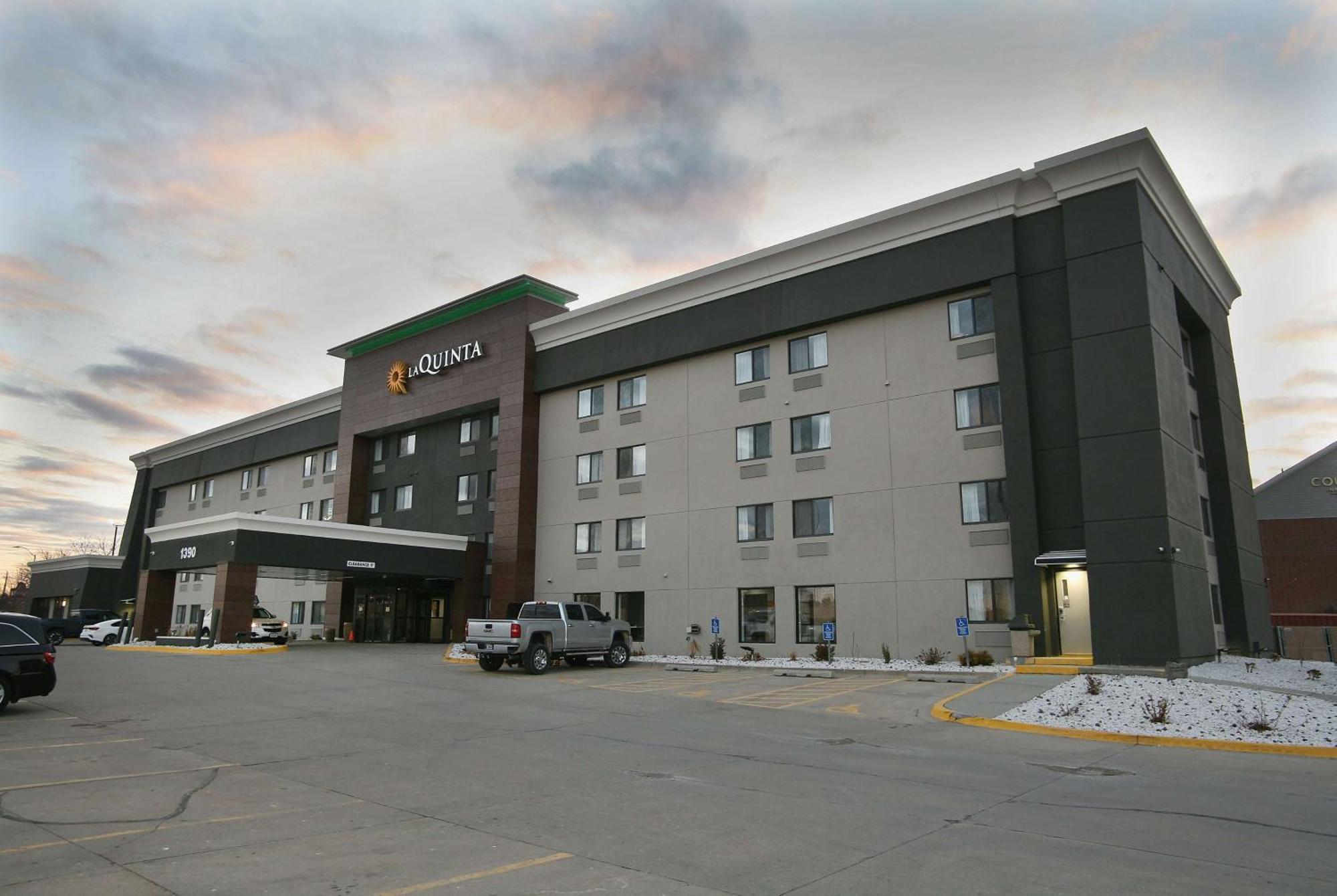 Staying Near Buccaneer Arena: 4 Design Hotels Compared