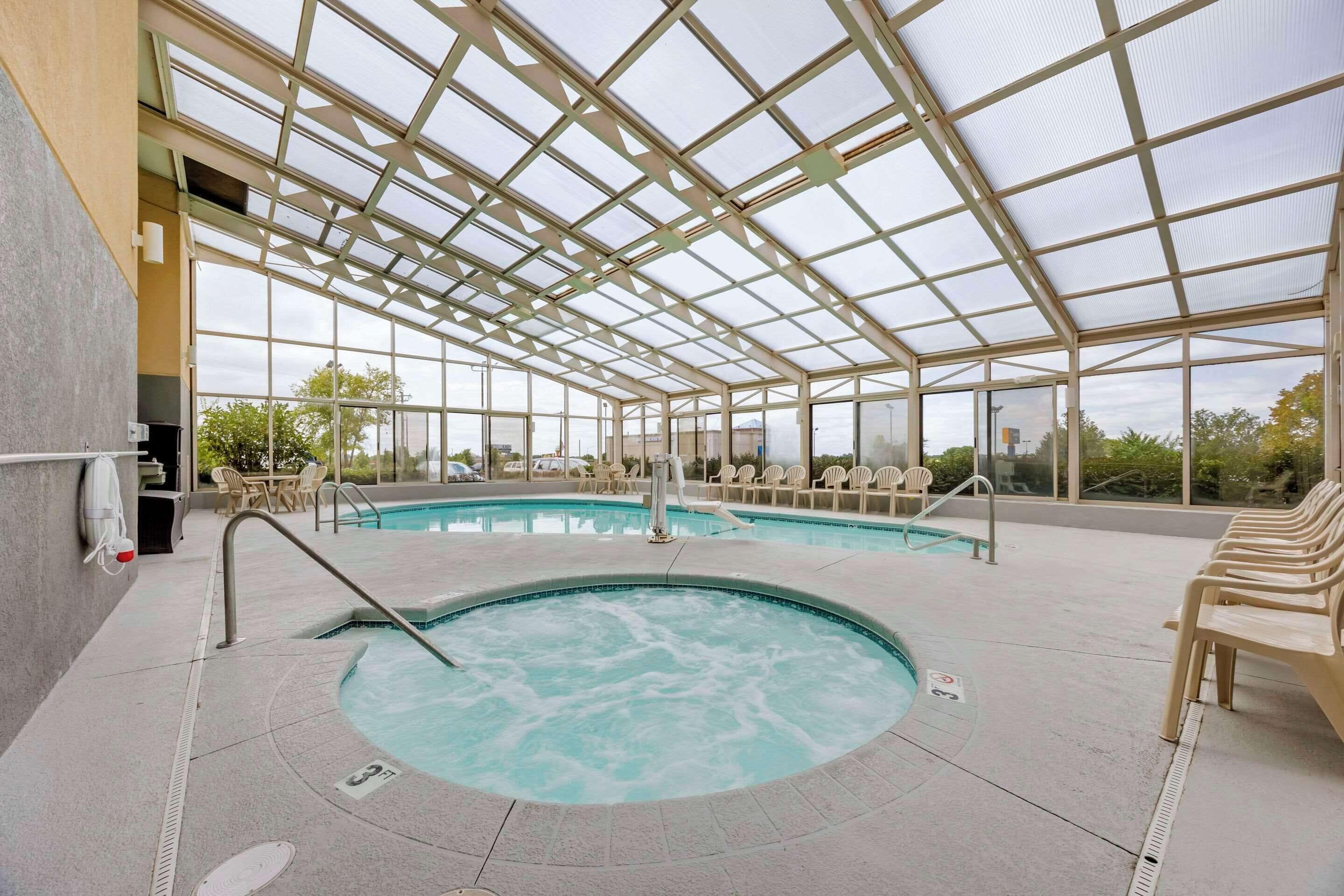 5 Solid 3-Star Hotels Near Discovery Center Springfield