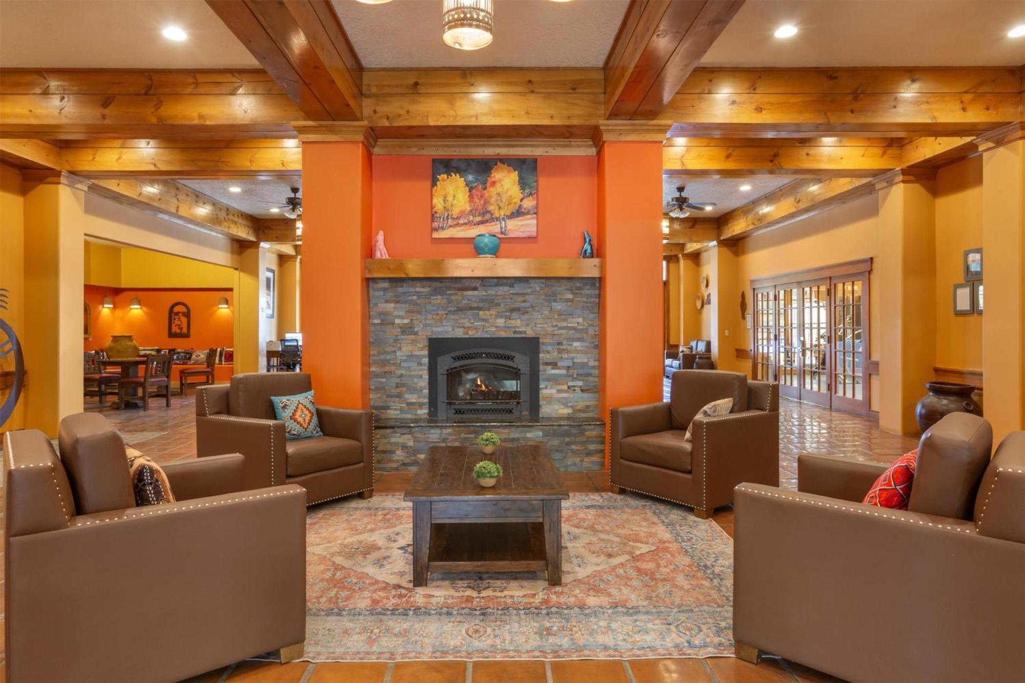 4 Smart Couple Hotels Near Andrea Fisher Fine Pottery Worth Booking