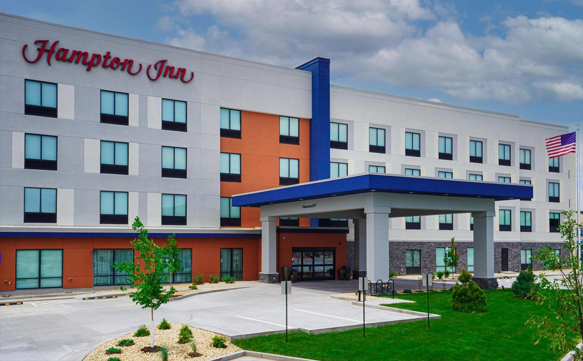 4 Budget Hotels Near Flying W Ranch That Deliver Real Value