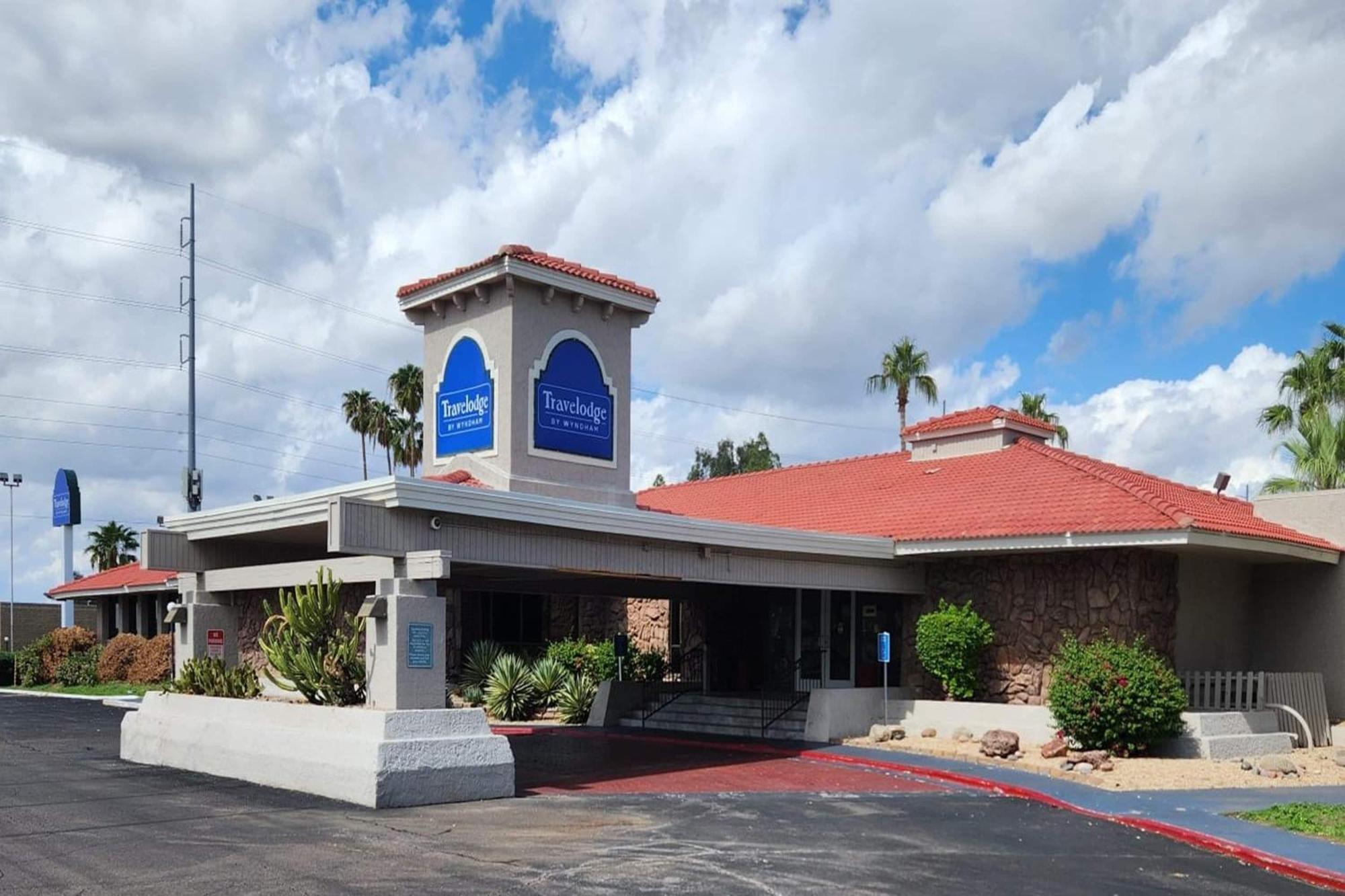 Staying Near Moon Valley Park: 5 Budget Hotels Compared